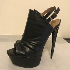 Fahrenheit 6” Black 👠 High Heels! Sling Back.